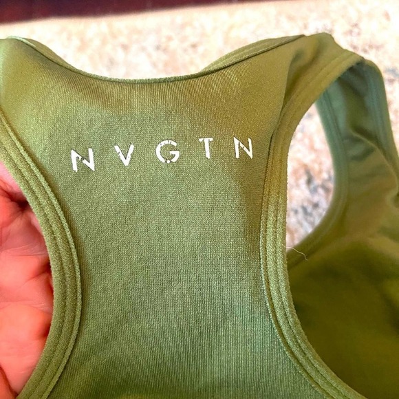NVGTN Seamless Sculpt Seamless Bra Top Spandex Woman Fitness Size MEDIUM -‎ EUC - Picture 4 of 9